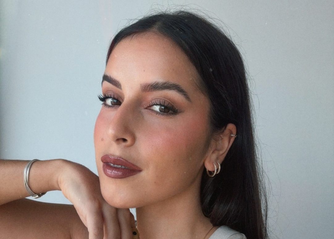 beauty influencer selfie